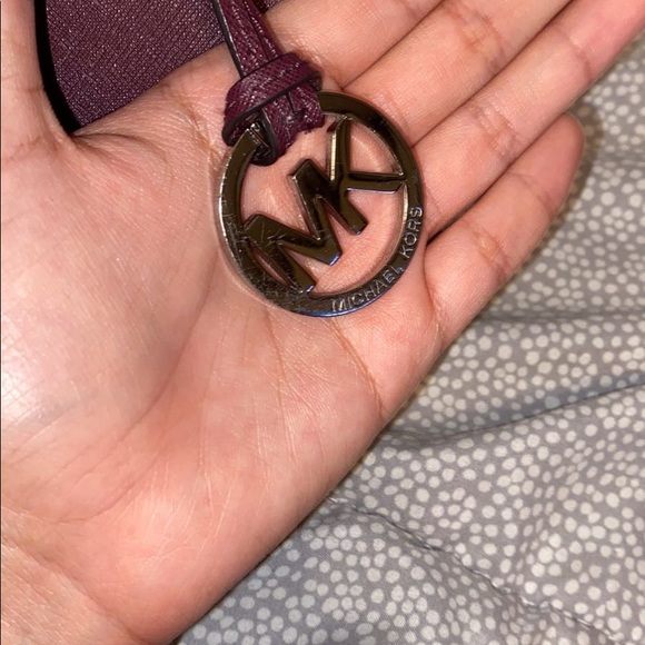 Micheal Kors Handbag ! - Picture 3 of 10